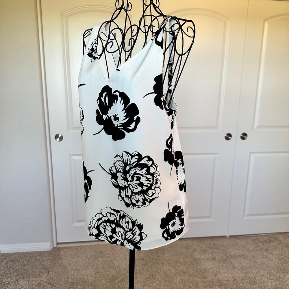 Banana Republic Tank Top - NWOT - Picture 5 of 7